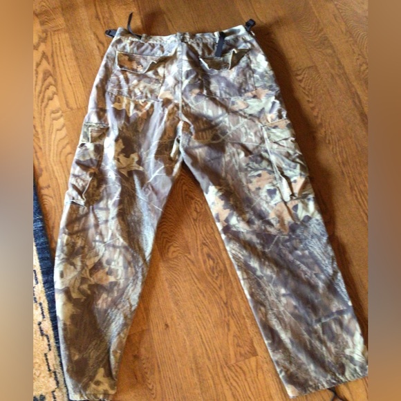 Lg Men’s Camo hunting outdoor pants. - Picture 6 of 9